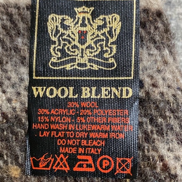 Italian Made Wool Blend Aztec Fringe Blanket Wrap - Picture 6 of 6